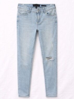 Kendall & Kylie High Rise Contour Skinny Jeans Light Wash Size 9 / 29